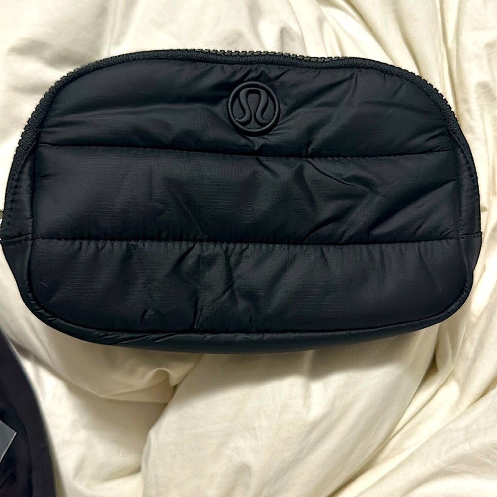 Lululemon NWT everywhere belt bag Wonder Puff black  1L winter athleisure